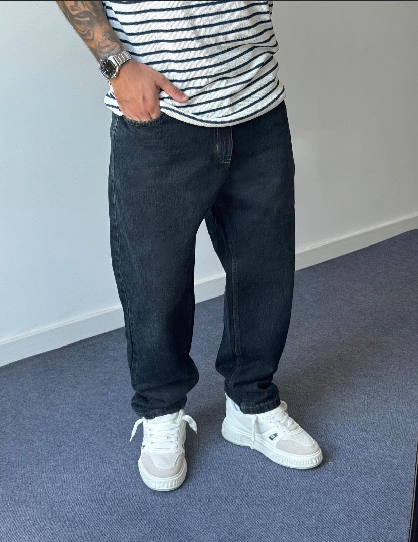 👖 Vaquero MOM Hombre Gris  Estilo moderno, cómodo y versátil para completar cualquier look con un toque urbano.