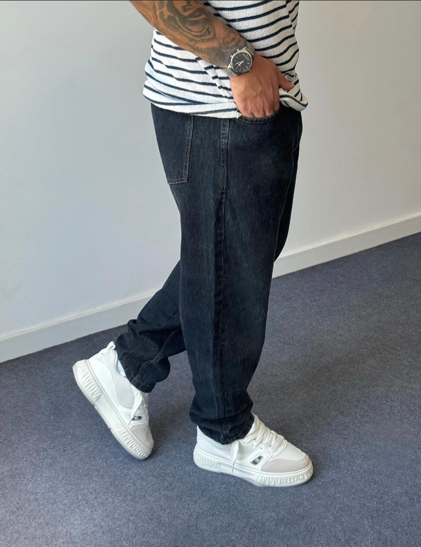 👖 Vaquero MOM Hombre Gris  Estilo moderno, cómodo y versátil para completar cualquier look con un toque urbano.